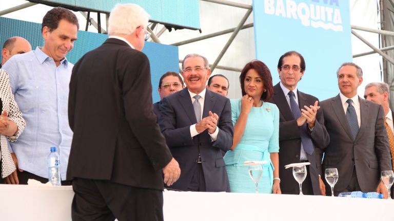 Danilo Medina entrega La Nueva Barquita.