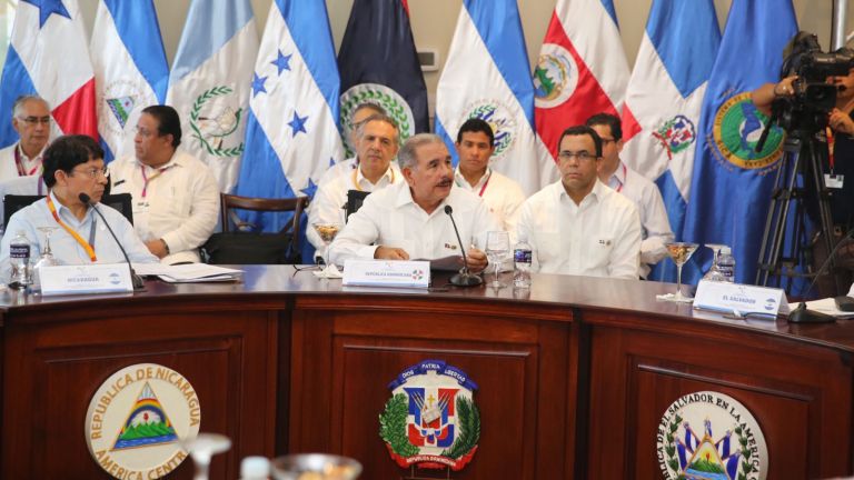 Danilo Medina en la reunión del Sica.