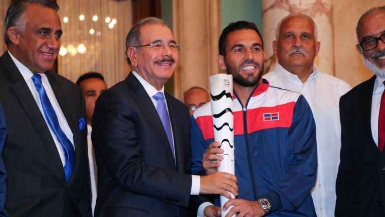 Presidente Danilo Medina, junto a deportistas