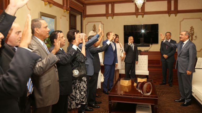 Juramentación nuevos gobernadores por Danilo Medina