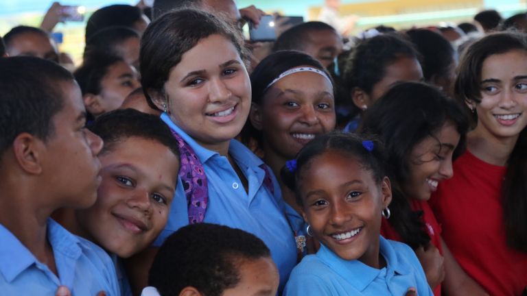 Entusiasmo y optimismo entre estudiantes San José de Ocoa; reciben dos escuelas.