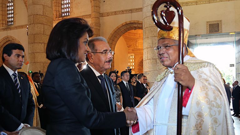 Presidente Danilo Medina y doña Candy asisten a entronización Arzobispo Ozoria.  