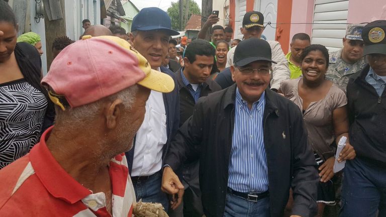 El presidente Danilo Medina se trasladó aquí para escuchar a los afectados por las recientes lluvias. 