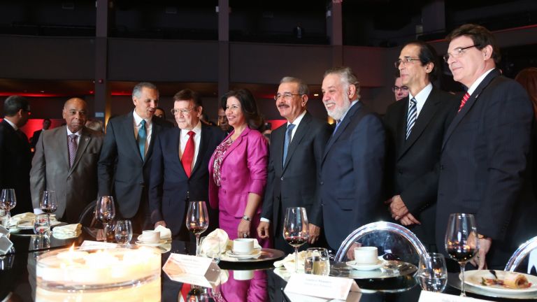 AIRD destaca cultura de diálogo del Gobierno; Danilo Medina asiste a almuerzo anual 
