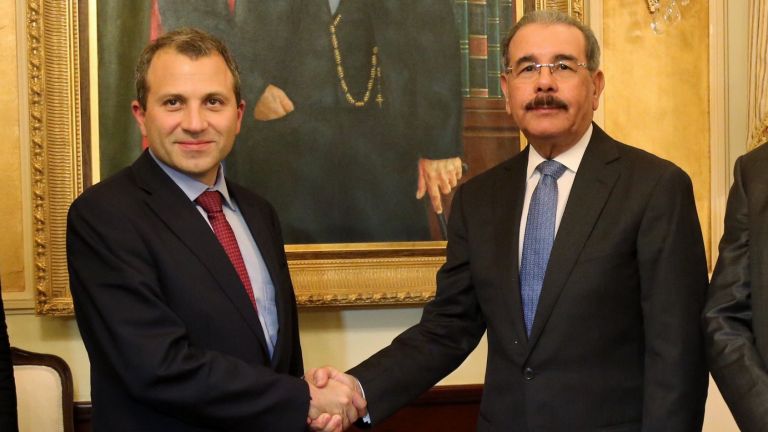 Danilo Medina recibe visita de cortesía del canciller del Líbano.