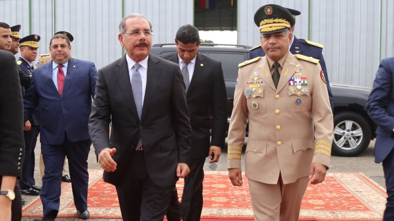 Danilo Medina participará en homenajes a Fidel Castro; salió hacia Cuba esta tarde