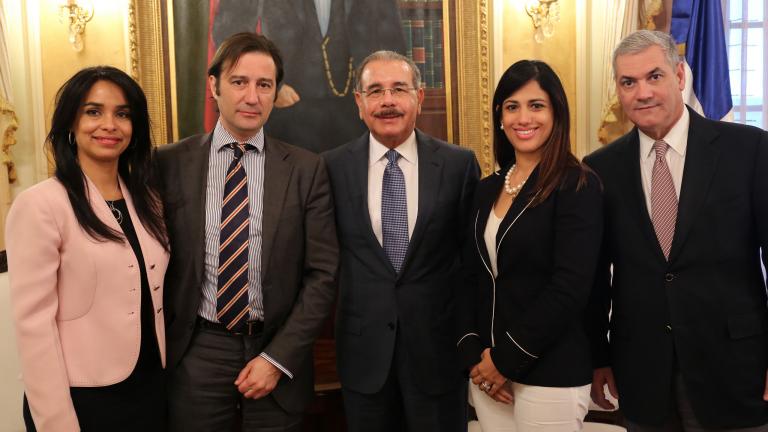 Danilo Medina junto a Comisión Presidencial de Seguridad Vial 