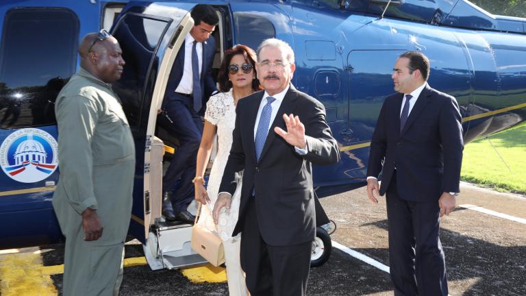 Danilo Medina llega junto a Cándida Montilla a Punta Cana para encabezar V Cumbre Celac