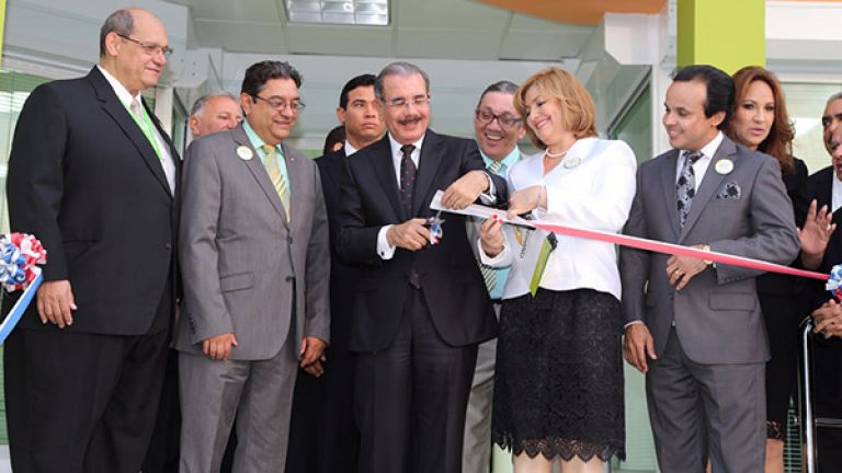 Danilo Medina en Cooperativa Médica de Santiago de Servicios Múltiples (Coopmédica)