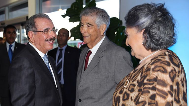 Danilo Medina y Grupo Viamar 