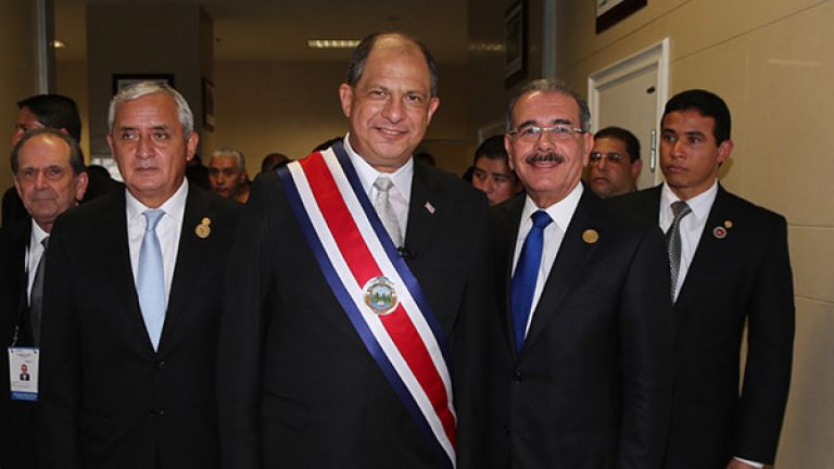 Danilo Medina junto al nuevo presidente de Costa Rica 