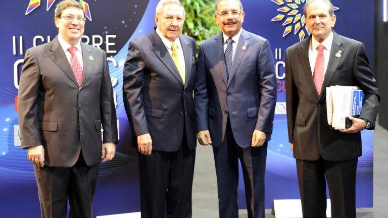 Presidente Danilo Medina es recbido por el jefe de Estado de Cuba, Raúl Castro y su ministro de Relaciones Exteriores Bruno Rodríguez