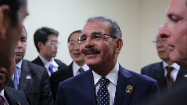 Presidente Danilo Medina comparte con otros integrantes de misiones oficiales
